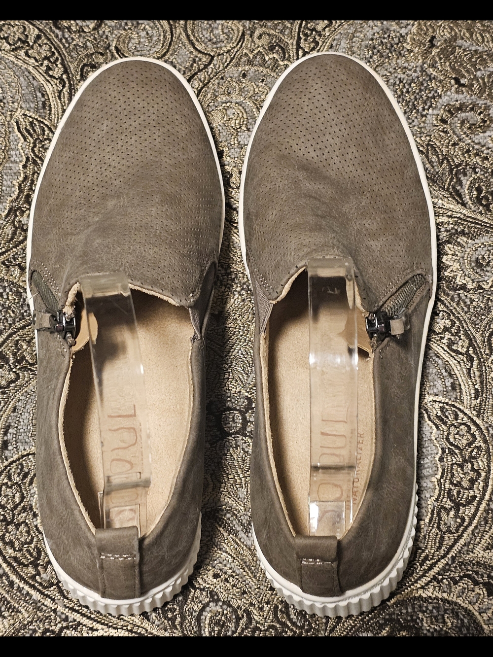 Relaxed Slip-On Women's Sneakers in Taupe with Side Zipper